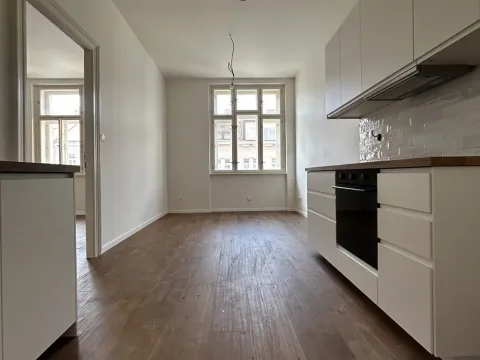 Pronájem bytu 2+kk, Praha - Nusle, Jaromírova, 43 m2