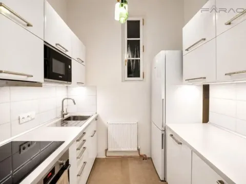 Pronájem bytu 1+kk, Praha - Nové Město, Hálkova, 33 m2