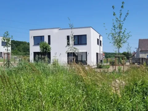 Pronájem rodinného domu, Kladno, Pechlátova, 119 m2