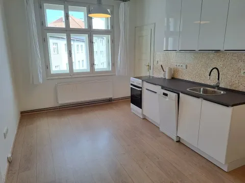 Pronájem bytu 2+kk, Hradec Králové, Škroupova, 50 m2