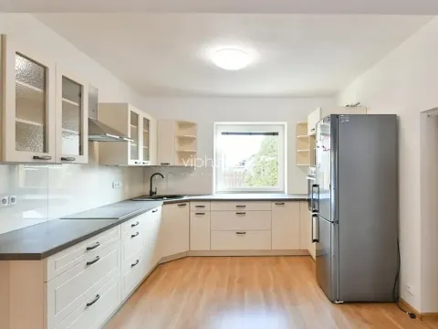 Pronájem vily, Praha - Modřany, Malá lada, 170 m2