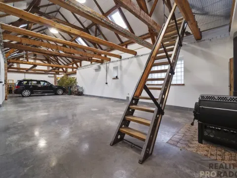 Pronájem skladu, Pardubice, V Uličce, 174 m2