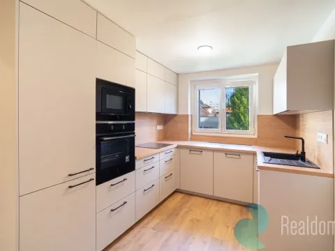 Prodej bytu 2+1, České Budějovice, Zachariášova, 56 m2
