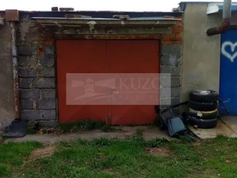 Pronájem garáže, Dolní Bousov, 25 m2