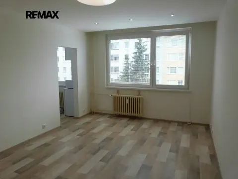 Pronájem bytu 1+kk, Praha - Modřany, Rodopská, 33 m2