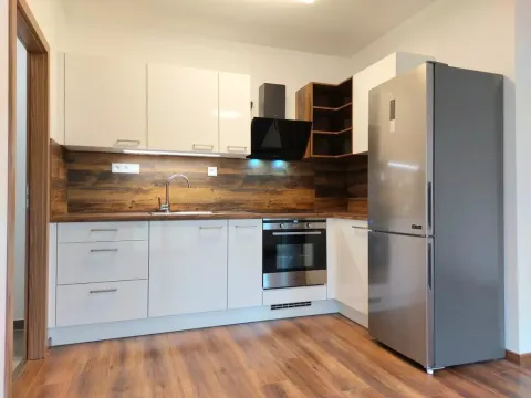 Pronájem bytu 2+1, Hrochův Týnec, Nádražní, 44 m2