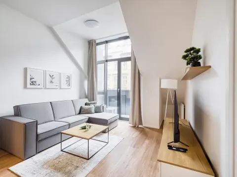 Pronájem bytu 3+kk, Praha - Karlín, Pernerova, 67 m2