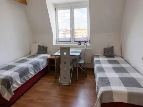 Pronájem bytu 1+kk, Praha - Suchdol, Suchdolské náměstí, 22 m2