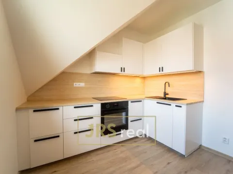 Prodej bytu 3+1, Hustopeče, Gen. Peřiny, 78 m2