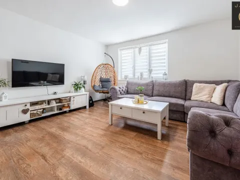 Prodej bytu 3+1, Bitozeves, 71 m2