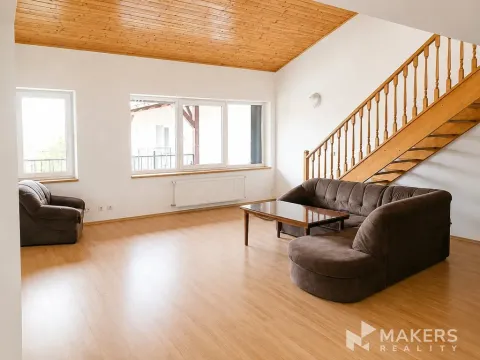 Pronájem atypického bytu, Tuchoměřice, V Kněžívce, 160 m2