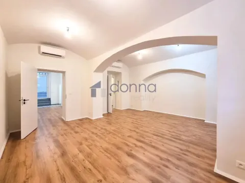 Pronájem obchodního prostoru, Praha, Žitomírská, 68 m2