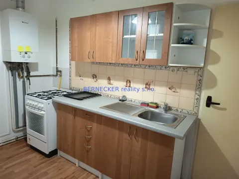 Pronájem bytu 1+1, Hradec Králové, V Kopečku, 42 m2