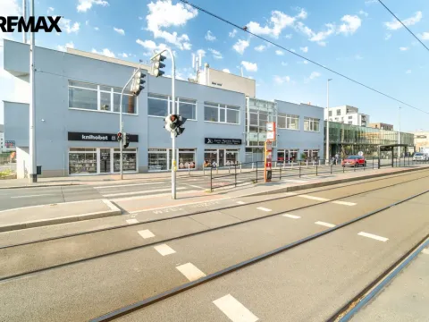 Pronájem kanceláře, Praha - Vysočany, Kolbenova, 2800 m2