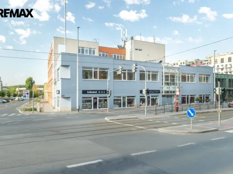 Pronájem kanceláře, Praha - Vysočany, Kolbenova, 2800 m2