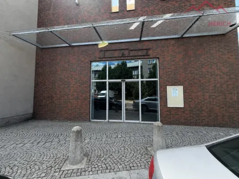 Pronájem obchodního prostoru, Chomutov, Žižkovo náměstí, 300 m2