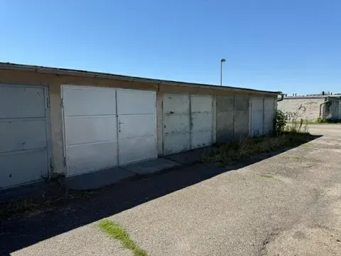Pronájem garáže, Hradec Králové, 18 m2