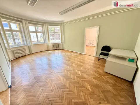 Pronájem kanceláře, Veltrusy, Palackého, 63 m2