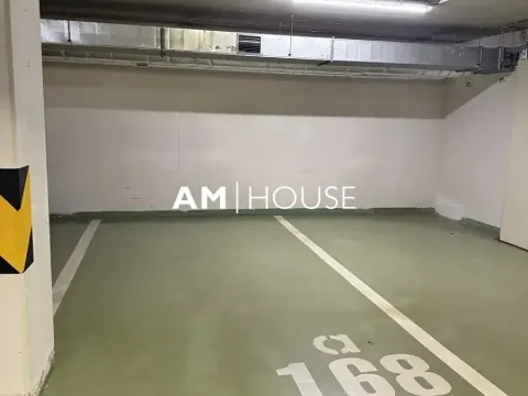 Pronájem garážového stání, Praha - Žižkov, Ke kapslovně, 13 m2