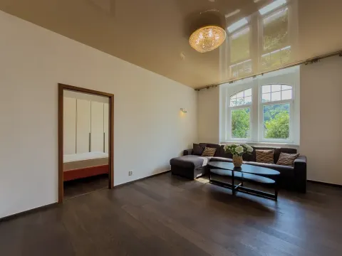 Prodej bytu 3+1, Karlovy Vary, Na Vyhlídce, 94 m2