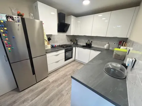 Pronájem bytu 3+1, Praha - Kobylisy, Mirovická, 78 m2