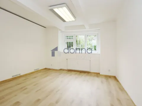 Pronájem bytu 1+kk, Praha, Podbabská, 28 m2