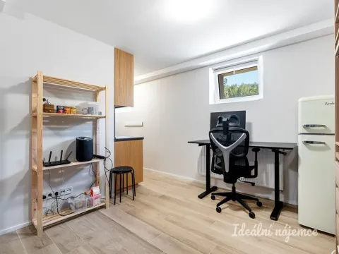Pronájem bytu 1+kk, Vrané nad Vltavou, Nádražní, 29 m2