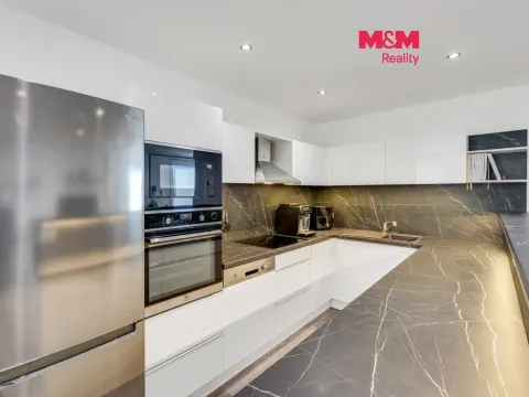 Prodej bytu 3+kk, Králův Dvůr, Pod Hájem, 76 m2