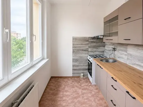 Pronájem bytu 2+1, Chomutov, Zahradní, 51 m2