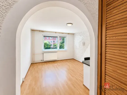 Prodej bytu 2+kk, Liberec - Liberec XXV-Vesec, Holubova, 43 m2
