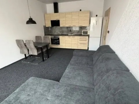 Pronájem bytu 2+kk, Beroun, Husova, 37 m2
