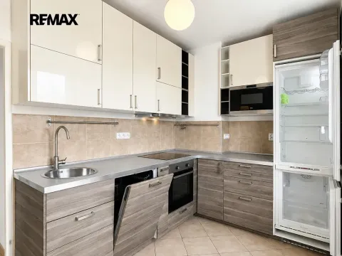 Pronájem bytu 2+1, Praha - Vinohrady, Pod Rapidem, 52 m2