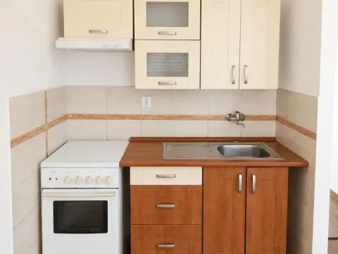 Pronájem bytu 2+kk, Ústí nad Labem - Neštěmice, Májová, 40 m2