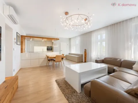 Pronájem bytu 2+kk, Uherské Hradiště, náměstí Míru, 90 m2