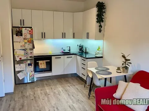 Pronájem bytu 2+kk, Praha - Ruzyně, Karlovarská, 41 m2