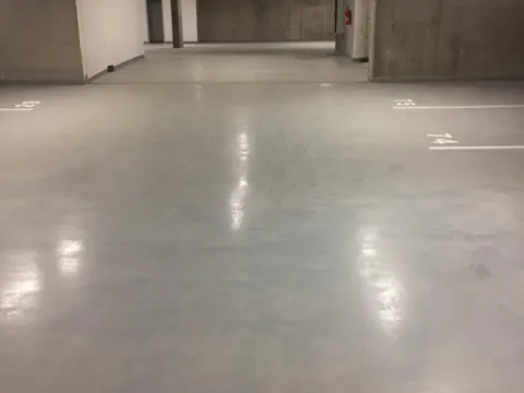 Pronájem garážového stání, Praha - Dolní Počernice, Černodolská, 14 m2