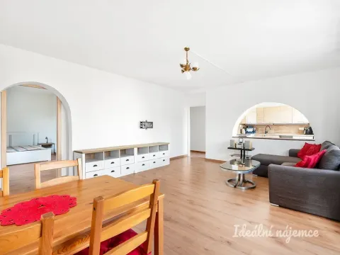 Pronájem bytu 2+1, Praha - Smíchov, U dvou srpů, 60 m2