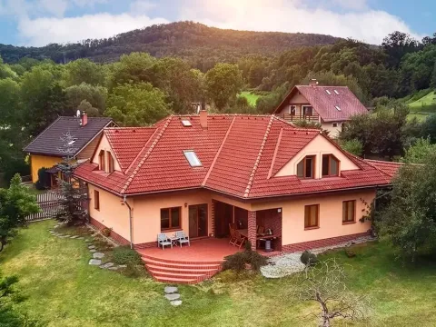 Prodej rodinného domu, Okrouhlá, 310 m2