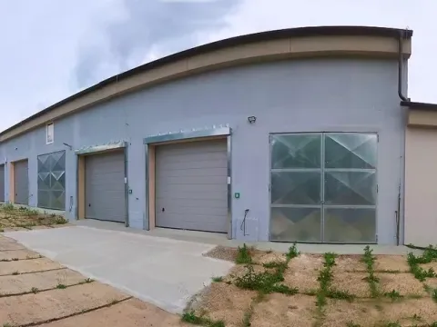 Pronájem skladu, Hředle, 200 m2