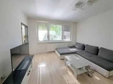 Pronájem bytu 2+1, Zlín, Středová, 58 m2