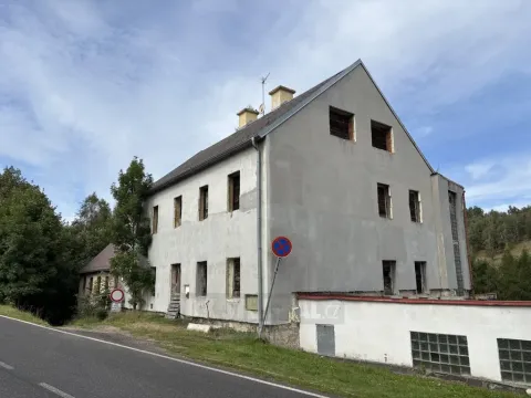 Prodej vícegeneračního domu, Moldava, 431 m2