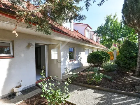 Pronájem rodinného domu, Praha - Dolní Chabry, Podhorská, 230 m2