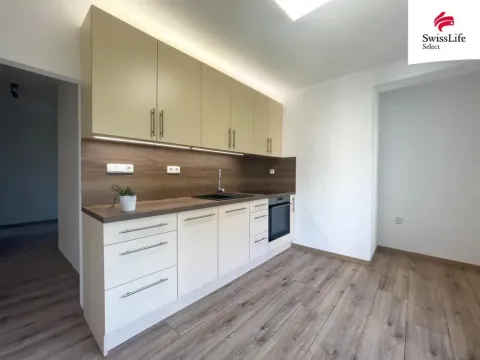 Pronájem bytu 3+1, Pardubice - Bílé Předměstí, Na Drážce, 65 m2