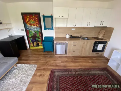 Pronájem bytu 1+kk, Praha - Suchdol, Suchdolské náměstí, 30 m2