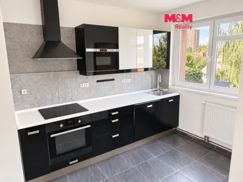 Pronájem bytu 3+1, Kladno, Kordačova, 79 m2
