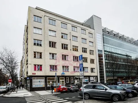 Pronájem kanceláře, Praha - Karlín, Thámova, 153 m2