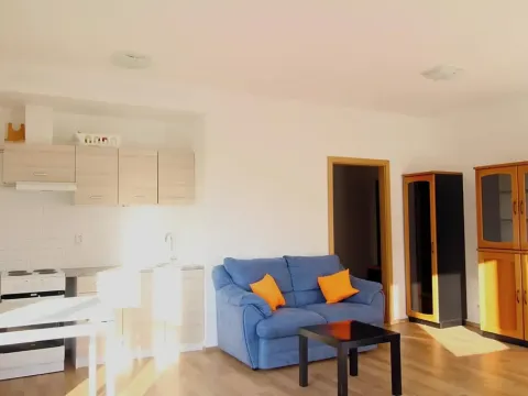 Pronájem bytu 1+kk, Praha - Letňany, Hlučkova, 38 m2