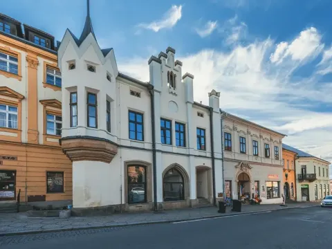 Prodej bytu 4+kk, Chrudim, Resselovo náměstí, 167 m2