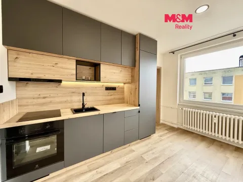 Pronájem bytu 1+1, Praha - Zbraslav, Tunelářů, 41 m2