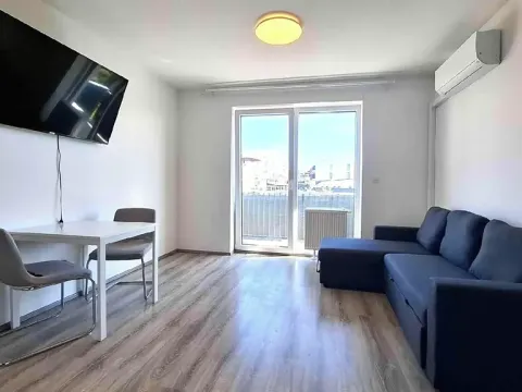 Pronájem bytu 2+kk, Praha - Hloubětín, Za černým mostem, 50 m2